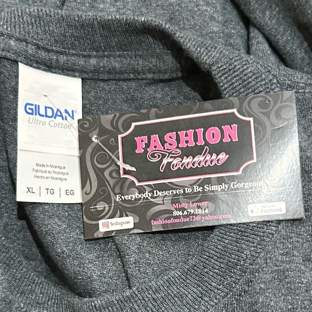 Gildan Dark Gray Long Sleeve Christmas Tee NEW - Picture 3 of 3